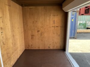 中古12ftドライスチールコンテナ　外装塗装済み・ドア面シャッター仕様