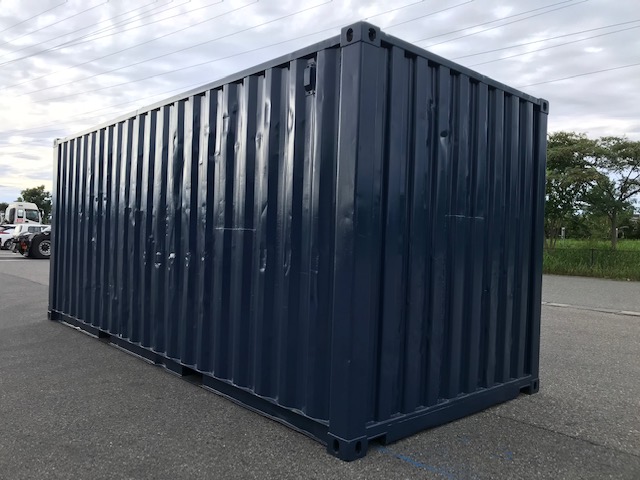 中古20ft　ドライスチールコンテナ　ハウス仕様（ドア・窓付き）【北陸】