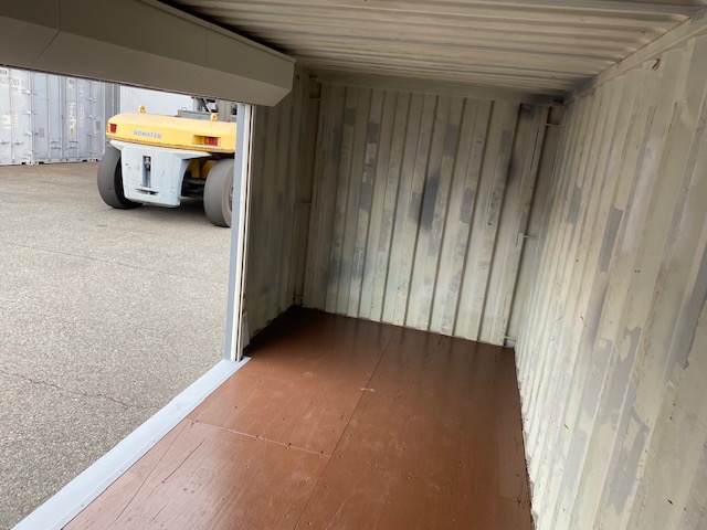 中古20ft ドライスチールコンテナ 左パネル3mシャッター付き　グレー②　TKCU0664311