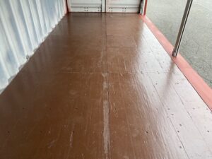 中古20ft ドライスチールコンテナ　左パネルフルシャッター付き　赤茶