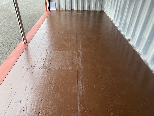 中古20ft ドライスチールコンテナ　左パネルフルシャッター付き　赤茶