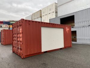 中古20ft ドライスチールコンテナ 右パネル3mシャッター付き　赤茶②　TKCU2602631