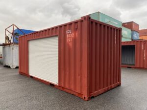 中古20ft ドライスチールコンテナ 右パネル3mシャッター付き　赤茶②　TKCU2602631