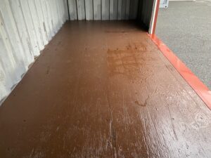 中古20ft ドライスチールコンテナ 右パネル3mシャッター付き　赤茶②　TKCU2602631