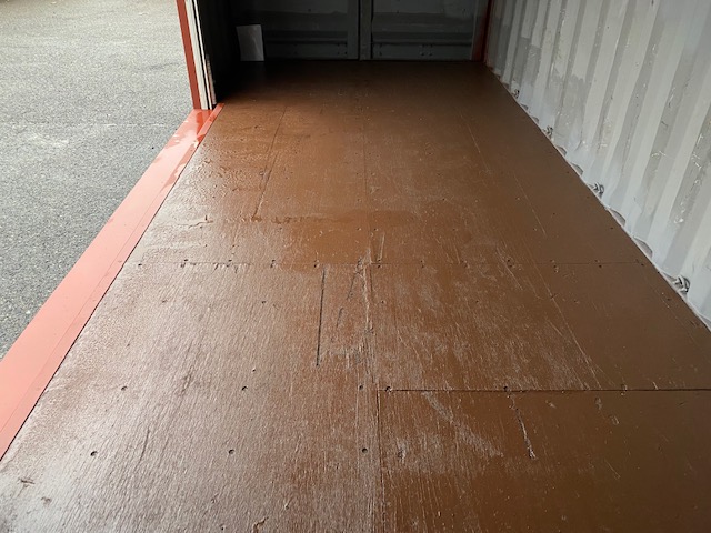 中古20ft ドライスチールコンテナ 右パネル3mシャッター付き　赤茶①　TKCU0426014