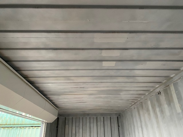 中古20ft ドライスチールコンテナ 左パネル3mシャッター付き　グレー①　TKCU0608637
