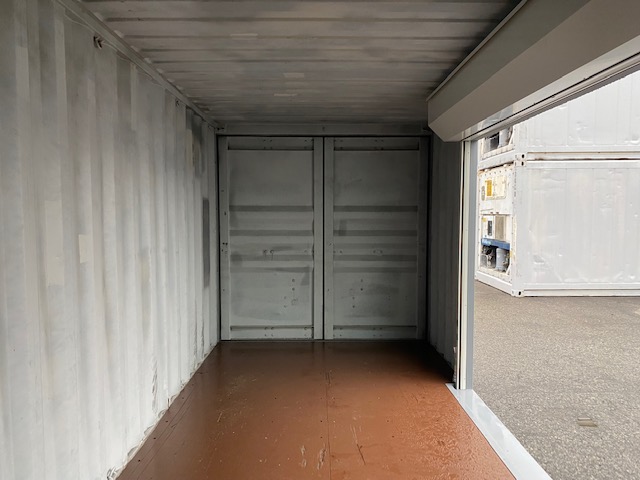 中古20ft ドライスチールコンテナ 左パネル3mシャッター付き　グレー①　TKCU0608637