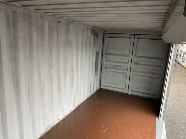 中古20ft ドライスチールコンテナ 左パネル3mシャッター付き　グレー①　TKCU0608637