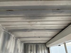 中古20ft ドライスチールコンテナ 右パネルフルシャッター付き　グレー