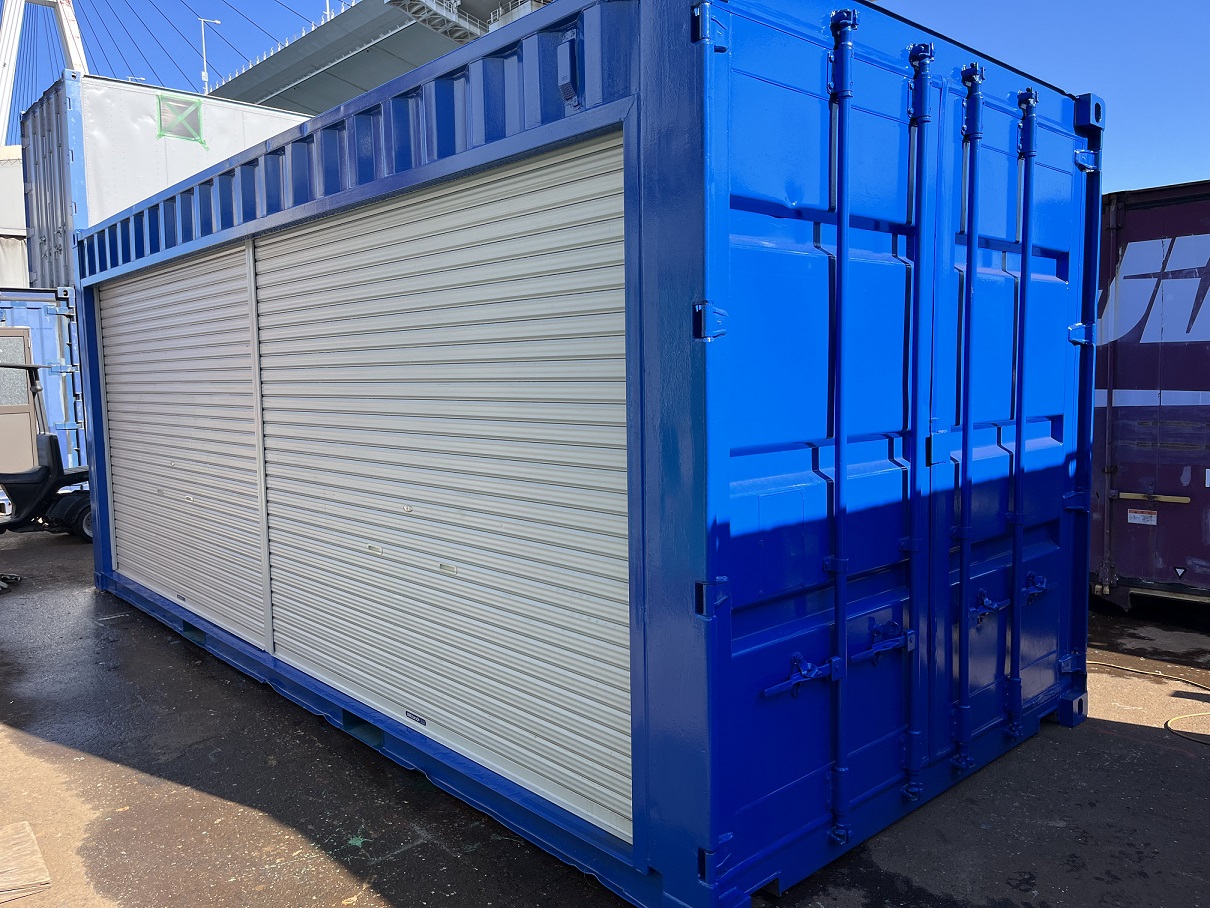 中古20ft ドライスチールコンテナ（左フルシャッター・照明付き）