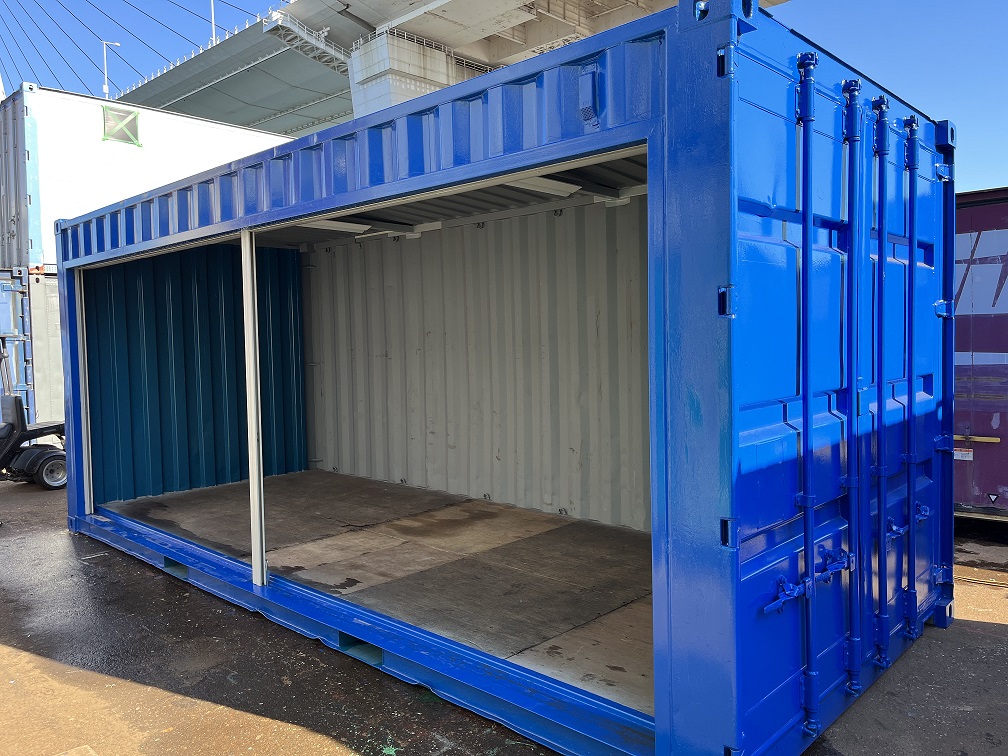 中古20ft ドライスチールコンテナ（左フルシャッター・照明付き）