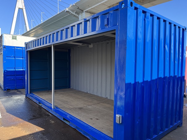 中古20ft ドライスチールコンテナ（右フルシャッター・照明付き）