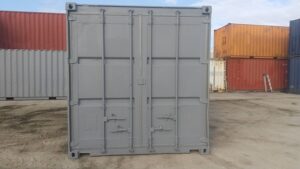 中古20ft ドライスチールコンテナ　グレー錆止め塗装済み、2mシャッター付き