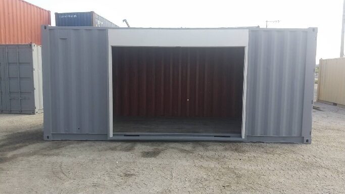 中古20ft ドライスチールコンテナ　グレー錆止め塗装、3mシャッター付き