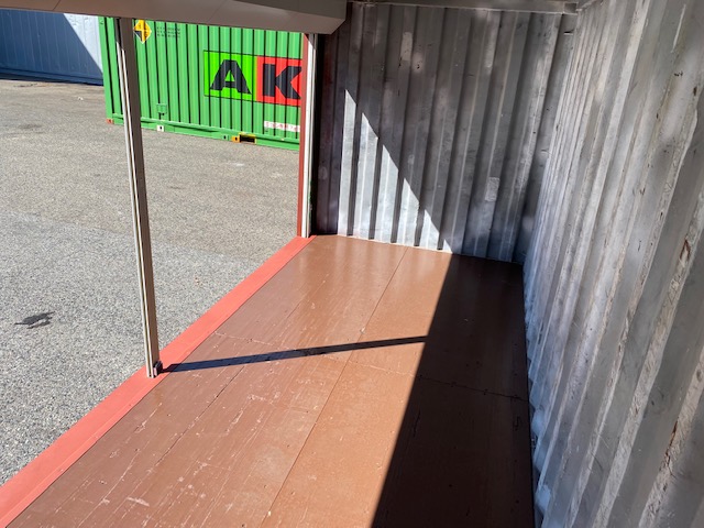 中古20ftドライスチールコンテナ 左パネルフルシャッター付き　赤茶　TKCU2519902