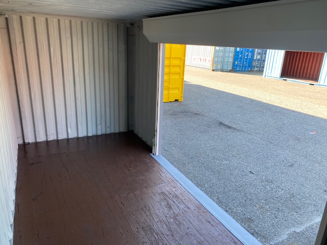中古20ft ドライスチールコンテナ 右パネル3mシャッター付き　グレー①　TKCU2044429