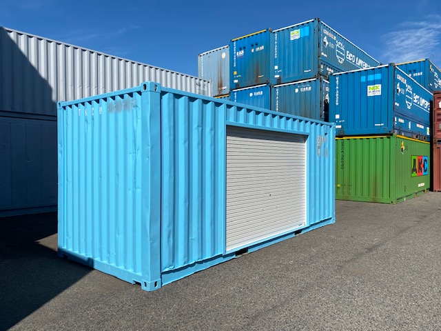 中古20ft ドライスチールコンテナ 左パネル3mシャッター付き　水色　TKCU2210178