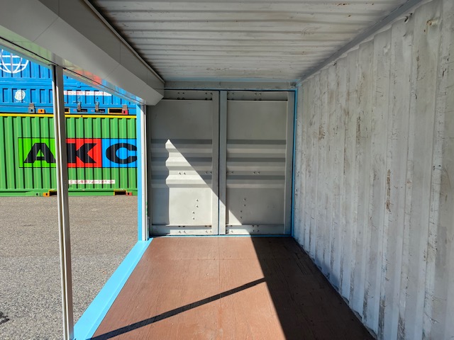 中古20ftドライスチールコンテナ 右パネルフルシャッター付き　水色　TKCU6770820