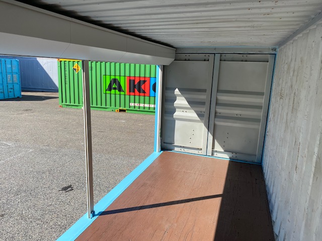 中古20ftドライスチールコンテナ 右パネルフルシャッター付き　水色　TKCU6770820