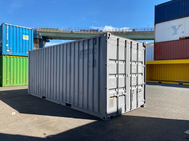 中古20ft ドライスチールコンテナ 右パネル3mシャッター付き　グレー②　TKCU2043211