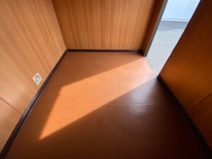 中古20ftレンタルボックス 2ドア仕様　黒塗装済み