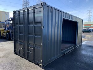 中古20ft　右パネル3mシャッター付きコンテナ