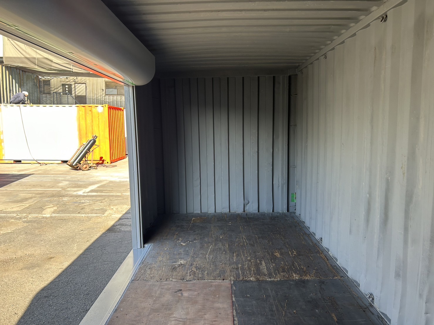中古20ft　ドライスチール　サイド3mシャッター付き
