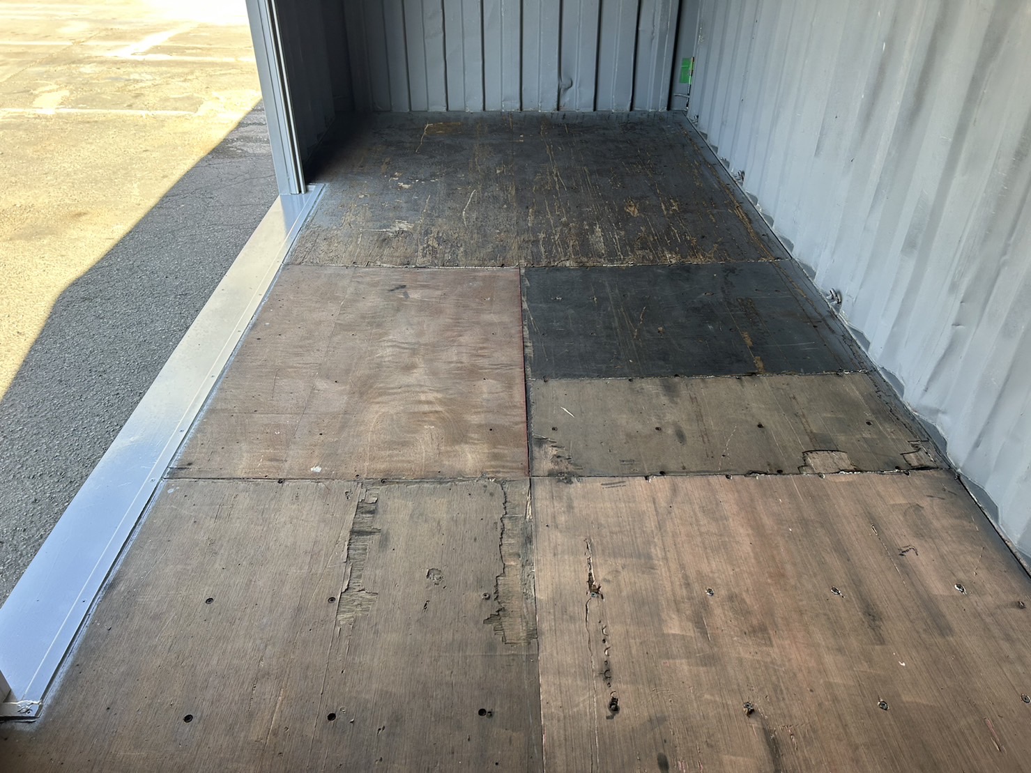中古20ft　ドライスチール　サイド3mシャッター付き