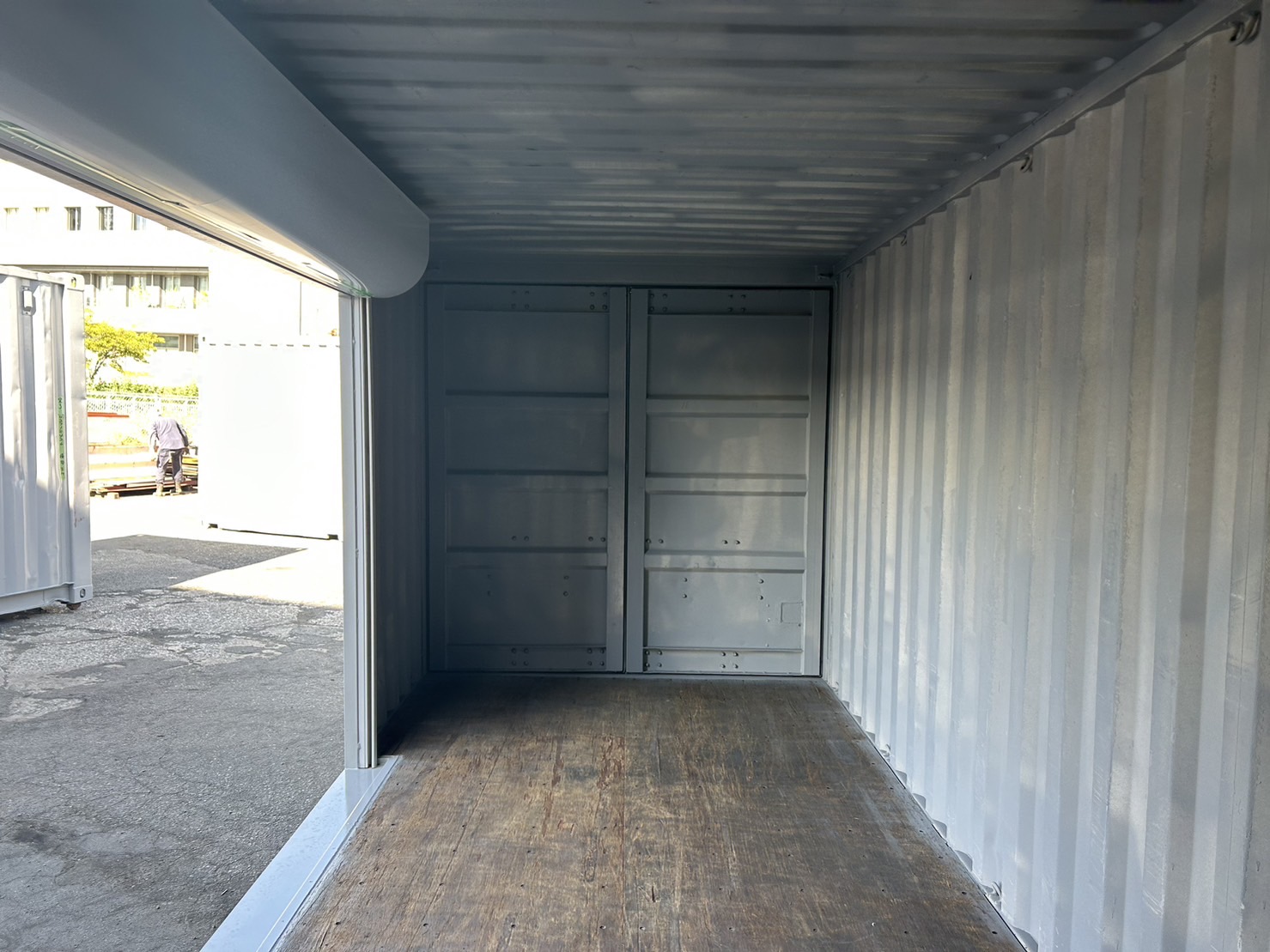 中古20ft　ドライスチール　サイド3mシャッター付き
