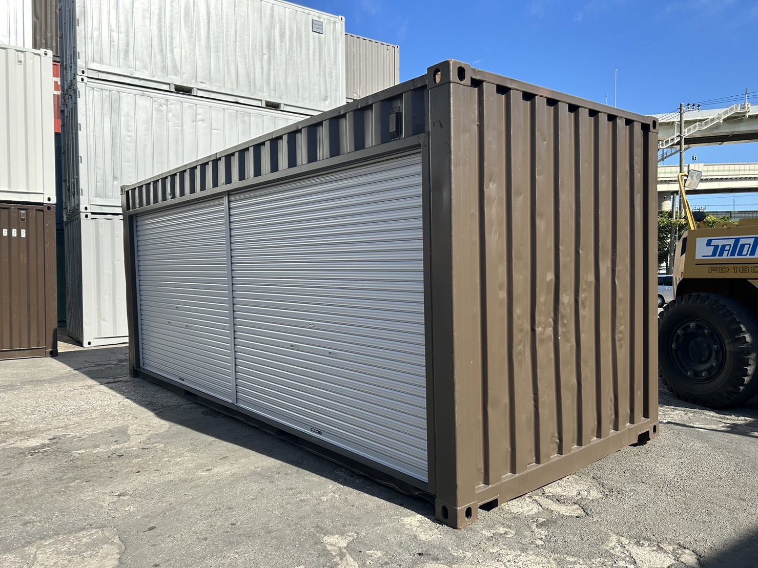 中古20ft　右パネルフルサイドシャッター付きコンテナ
