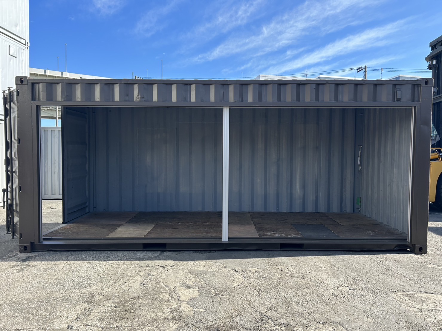 中古20ft　右パネルフルサイドシャッター付きコンテナ