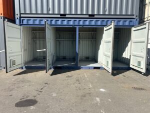 【横浜】中古20ftレンタルボックス 4ドア仕様（TKCU007）