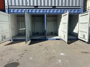 【横浜】中古20ftレンタルボックス 4ドア仕様（TKCU007）