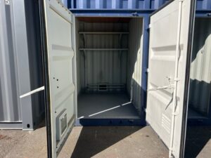 【横浜】中古20ftレンタルボックス 4ドア仕様（TKCU007）