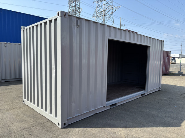 【東北】中古20ft　左パネル3mシャッター付きコンテナ【U3136224】