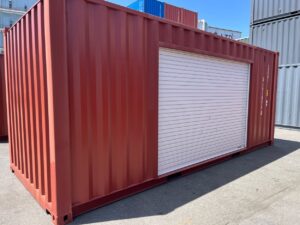 【横浜】新古20FTドライスチールコンテナ　左パネル3mシャッター仕様(FTAU1919260)