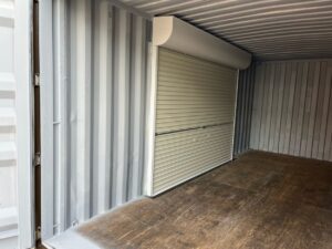 【横浜】中古20FTドライスチールコンテナ　左パネル3mシャッター仕様(U9284495)