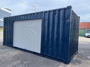【横浜】中古20FTドライスチールコンテナ　右パネル3mシャッター仕様(U3015890)