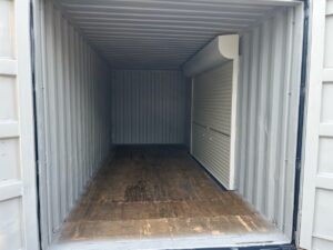 【横浜】中古20FTドライスチールコンテナ　右パネル3mシャッター仕様(U3015890)