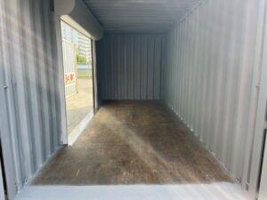 【横浜】中古20FTドライスチールコンテナ　左パネル3mシャッター仕様(U9284495)