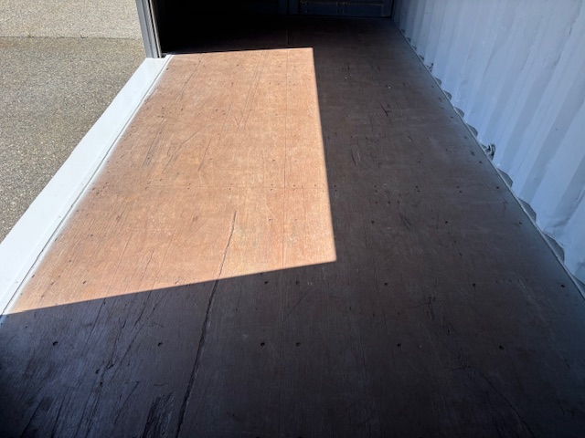 【北陸】中古20ft ドライスチールコンテナ　3mシャッター付き①