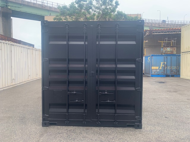 【神戸】中古20ftドライスチールコンテナ　ブラック塗装、片開きドア、滑り出し窓付き　TKCU2964482