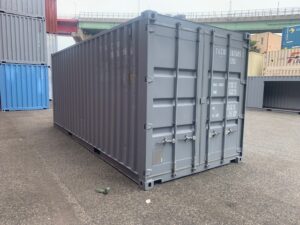 【神戸】中古20ft ドライスチールコンテナ 右パネル3mシャッター付き TKCU2075055