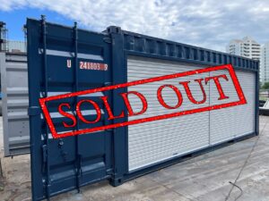 【横浜】中古20FTドライスチールコンテナ　外装塗装・右パネルフルシャッター付き(U2418039)