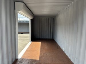【東北】中古20ft　左パネル3mシャッター付きコンテナ【U2069940】