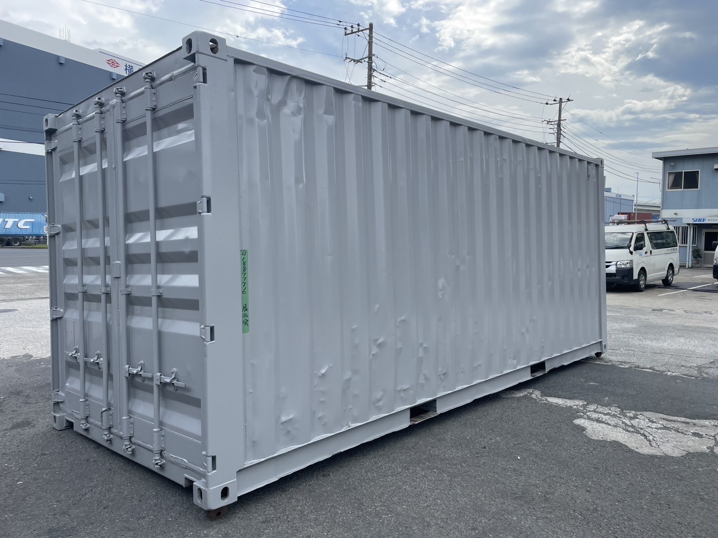 【横浜】中古20FTドライスチールコンテナ　外装塗装・左パネル3mシャッター付き(U1887776)