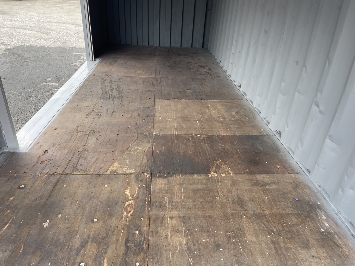 【横浜】中古20FTドライスチールコンテナ　外装塗装・左パネル3mシャッター付き(U1887776)