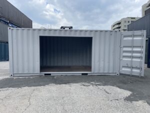 【横浜】中古20FTドライスチールコンテナ　外装塗装・左パネル3mシャッター付き(U1887776)