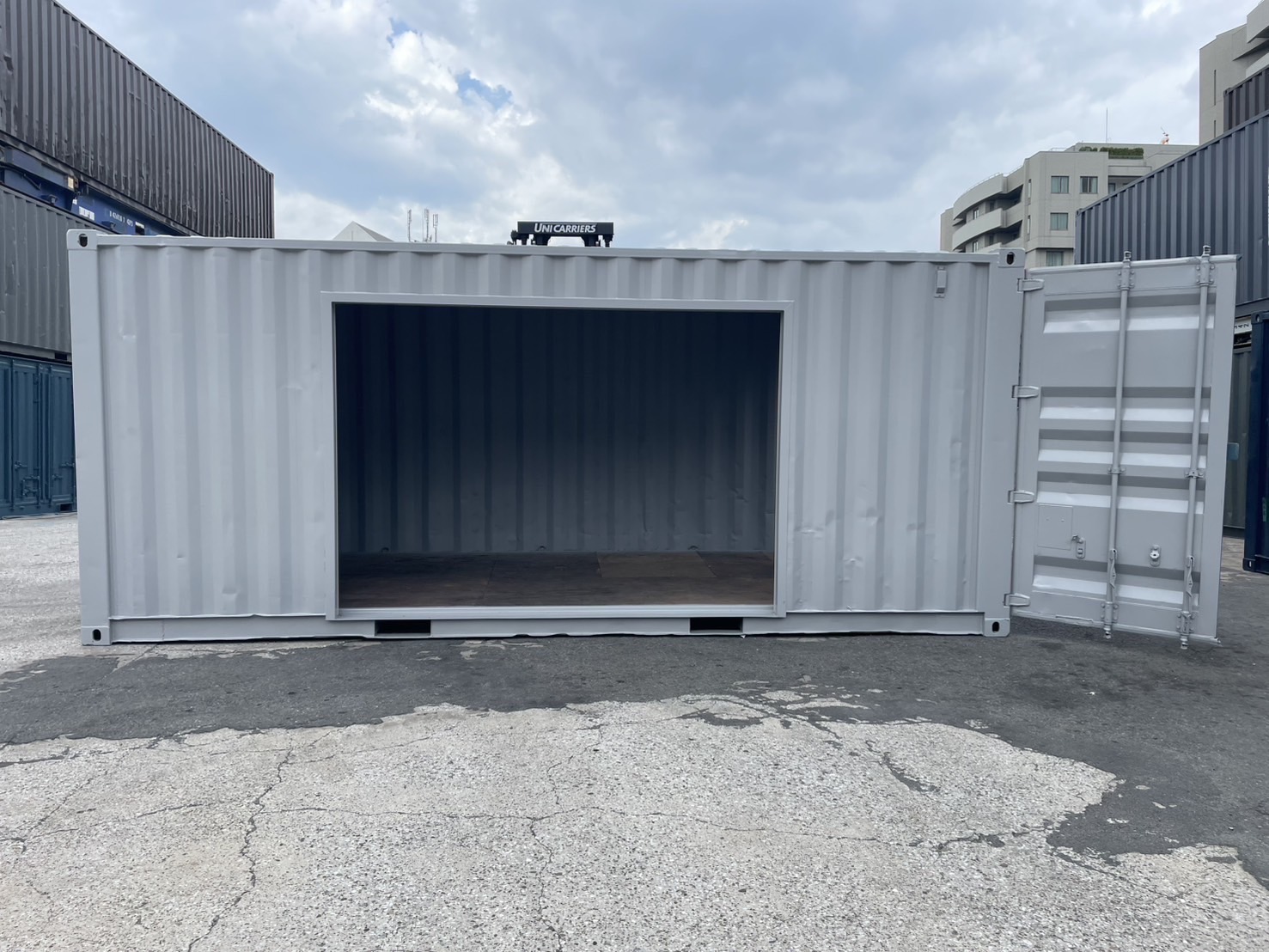 【横浜】中古20FTドライスチールコンテナ　外装塗装・左パネル3mシャッター付き(U1887776)