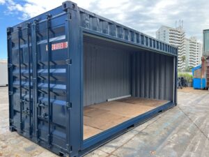 【横浜】中古20FTドライスチールコンテナ　外装塗装・右パネルフルシャッター付き(U2418039)